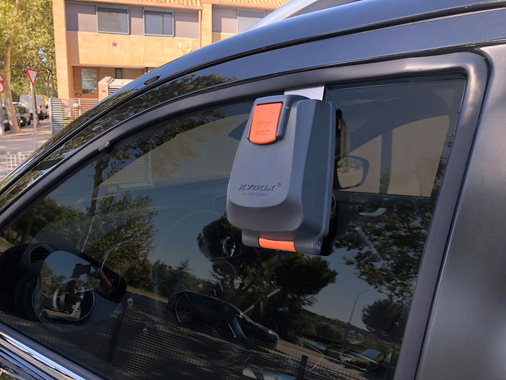 Car dealer key box for window. Useful for the automotive market.